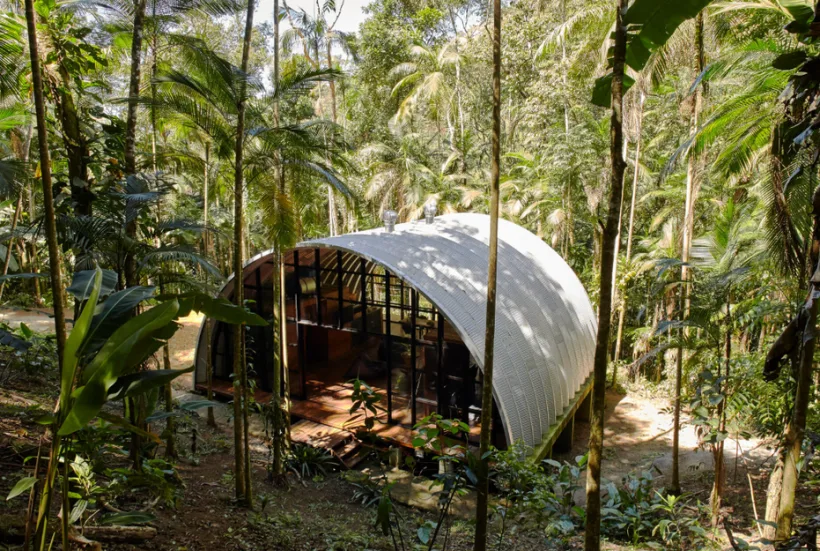 Casa Arca — ship-inspired villa
